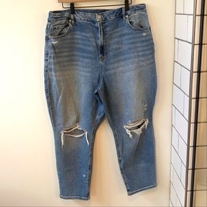 American Eagle 2022 Curvy High Rise Mom Jeans Distressed Whiskering